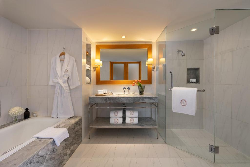 Bangkok rooftop bar skyline view 2025