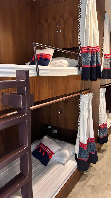 Baan Heart Thai Hostel modern capsule beds Chiang Mai