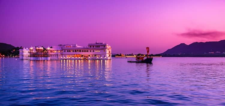 Top tourist places in India 2025